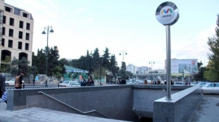 “20 Yanvar” stansiyasının keçidində olan ticarət köşklərinin yığışdırılması - TƏKLİF OLUNUB   - FOTO