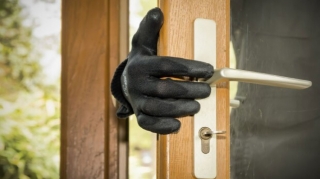 Balakəndə evdən 26 min manatlıq oğurluq olub 