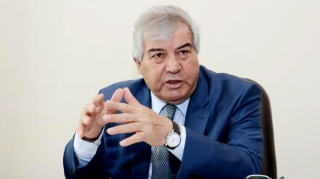 Deputat:  “Maşını saxlayıb gedirsən, axşam 60 manat cərimə gəlir"