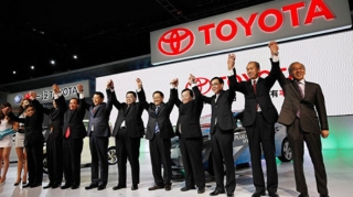 Yaponiyada "Toyota"nın 12 zavodu fəaliyyətini dayandırıb
