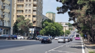 В Баку на улице Абдуррагим бека Ахвердиева организована автобусная полоса движения - ФОТО