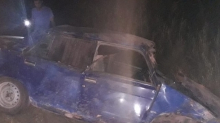 В Кюрдамире перевернулся автомобиль, есть пострадавший  - ФОТО