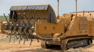 Türkiyə Azərbaycana daha 13 mexaniki minatəmizləmə maşını verib 