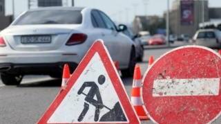 В Баку ограничат движение транспорта на участке проспекта Нефтяников 