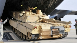 НАТО перебросила в Польшу 700 единиц техники, включая танки Abrams