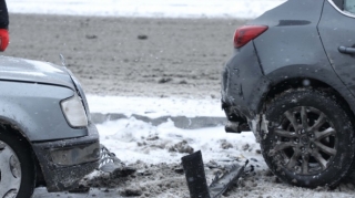 Qarlı günlərdə Bakıda 50 yol qəzası baş verib 