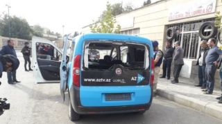 Автомобиль AzTV попал под вражеский обстрел, есть раненый  - ФОТО