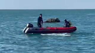Dənizdə batan 3 gəncin axtarışı davam edir - VİDEO