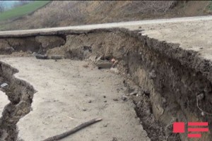 Avtomobil yolunda torpaq sürüşməsi yenidən aktivləşib - Cəlilabadda