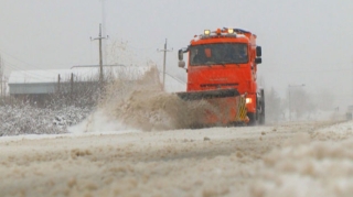Kəlbəcərdə yollar qardan təmizlənib - VİDEO 