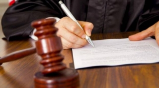 Qardaşını bıçaqlayan müharibə iştirakçısına hökm oxundu 