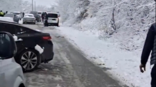 Şahdağ yolunda qəza olub, avtomobil dərəyə düşüb - VİDEO 