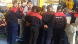 Работники тракторного завода в Тебризе остановили производство   - ФОТО