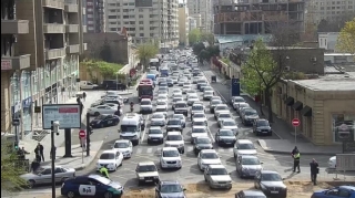 Bakıda 11 marşrut xətti üzrə avtobusların hərəkətində gecikmə var  - FOTO