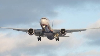 Ermənistanın sərnişin təyyarəsi Türkiyəyə eniş etdi 