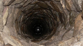 Qəbələdə 3 yaşlı uşaq su quyusuna düşərək ölüb