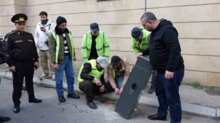 Bakıda yanğınsöndürənlərin hərəkətini məhdudlaşdıran maneələr sökülüb - FOTO