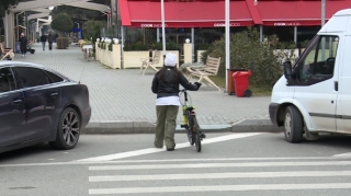 Parklar arasında piyadaların hərəkəti: mövcud vəziyyət və yanaşmalar - VİDEO 