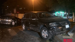 Bakıda işıqforun qırmızı işığında keçən avtomobil qəza törədib - FOTO - VİDEO 