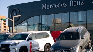 "Mercedes-Benz" Berlindəki bütün avtosalonlarını satdı 