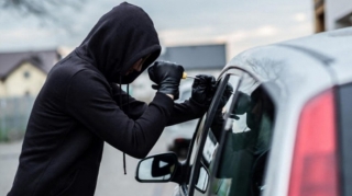 "BMW"dən oğurluq etdi, 9 ay "iş" aldı 