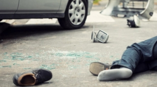 İki piyadanı maşın vurub öldürdü 