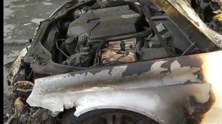 Vəkil avtomobilinin yandırıldığını iddia edir  - VİDEO