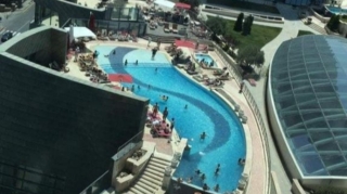 Polis sərt karantin qaydaları pozulan məşhur hoteldə əməliyyat keçirir - YENİLƏNİB + FOTO/VİDEO 