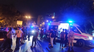 Nəsimi rayonunda avtomobil piyadanı vurdu - FOTO