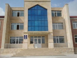 Daha bir məktəbdə faciə: 1 şagird ölüb, 2-ni polis nəzarətə götürüb