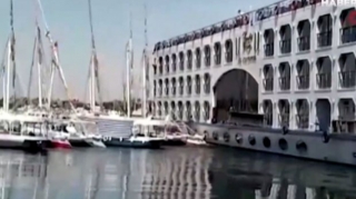 Misirdə kruiz gəmisi qayıqlarla toqquşdu - VİDEO 