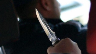 Sərnişinlər sürücünü hədələyib pulunu əlindən aldılar 