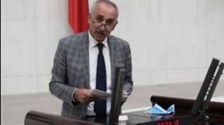 Türkiyəli deputat və ailə üzvləri zəlzələdə həlak oldu 