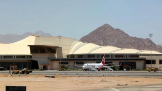 Azərbaycan vətəndaşları Misirdə hava limanında qaldılar - Səyahət şirkətindən AÇIQLAMA   - VİDEO