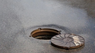 Beyləqanda dörd yaşlı uşaq kanalizasiya quyusuna düşərək öldü 