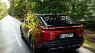 "Toyota" Avropada kadr islahatı aparır 