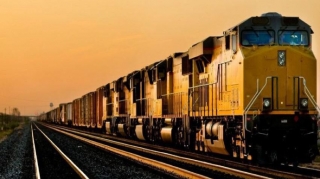 Китай отправляет грузовые поезда в Европу через Азербайджан 