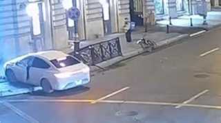 Водитель, проехавший на красный свет в Баку, стал причиной аварии - ВИДЕО