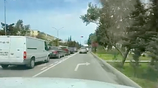 Bu zolağa girən yandı: Nə düz getmək olur, nə də sola dönmək   - VİDEO