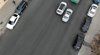 Отсутствие разметки на проспекте Хатаи превращает движение в хаос - ВИДЕО