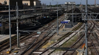 Olimpiya obyektlərinə aparan dəmiryol xətti yandırılıb 