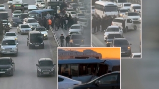 Bakı-Sumqayıt yolunda sərnişin avtobusu ilə "Mercedes" toqquşub - VİDEO 