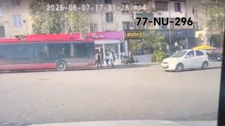 В Баку на этом круге водители часто нарушают правила — ВИДЕО 