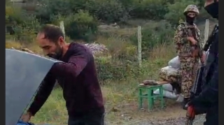 DİN və Daxili Qoşunlar Qarabağdan gedən erməniləri belə yoxlayır   - VİDEO