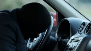 Rusiyalı piyada getmək istəmədiyi üçün maşın oğurlayıb