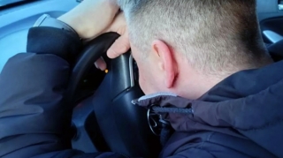 Sərxoş sürücü bir gecədə 5 qəza törətdi - Cərimələndi, sürücülük vəsiqəsi əlindən alındı 