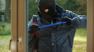 Bakıda marketdən oğurluq edilib 