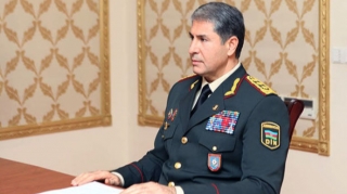 Vilayət Eyvazov Kəramət Böyükçölün atasına zəng edib