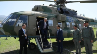 Paşinyanın helikopteri məcburi eniş edib - VİDEO 