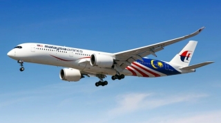 Самолет почти с тремя сотнями пассажиров аварийно сел из-за женщины с одышкой 